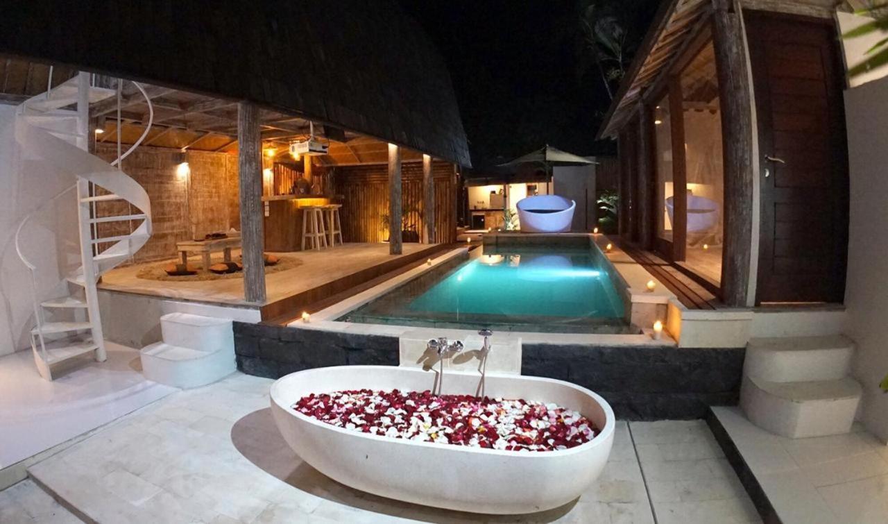 Promo! Private Vacation Rentals Villa, 2 Pools,4 Bedrooms,4 Bathrooms, Bali Seminyak Bagian luar foto