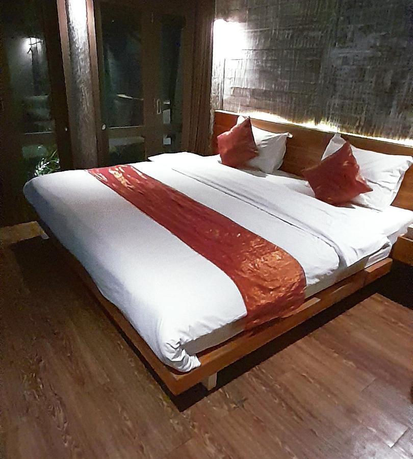 Promo! Private Vacation Rentals Villa, 2 Pools,4 Bedrooms,4 Bathrooms, Bali Seminyak Bagian luar foto