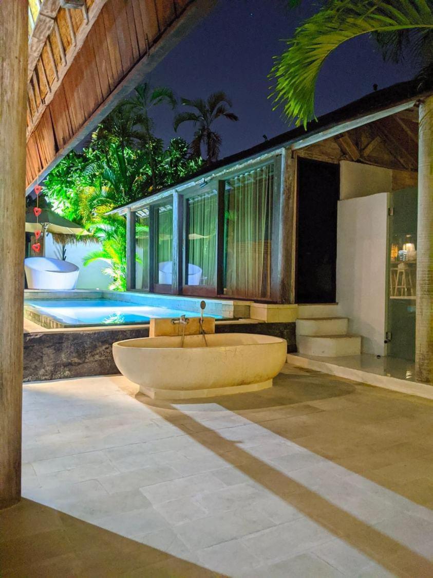Promo! Private Vacation Rentals Villa, 2 Pools,4 Bedrooms,4 Bathrooms, Bali Seminyak Bagian luar foto
