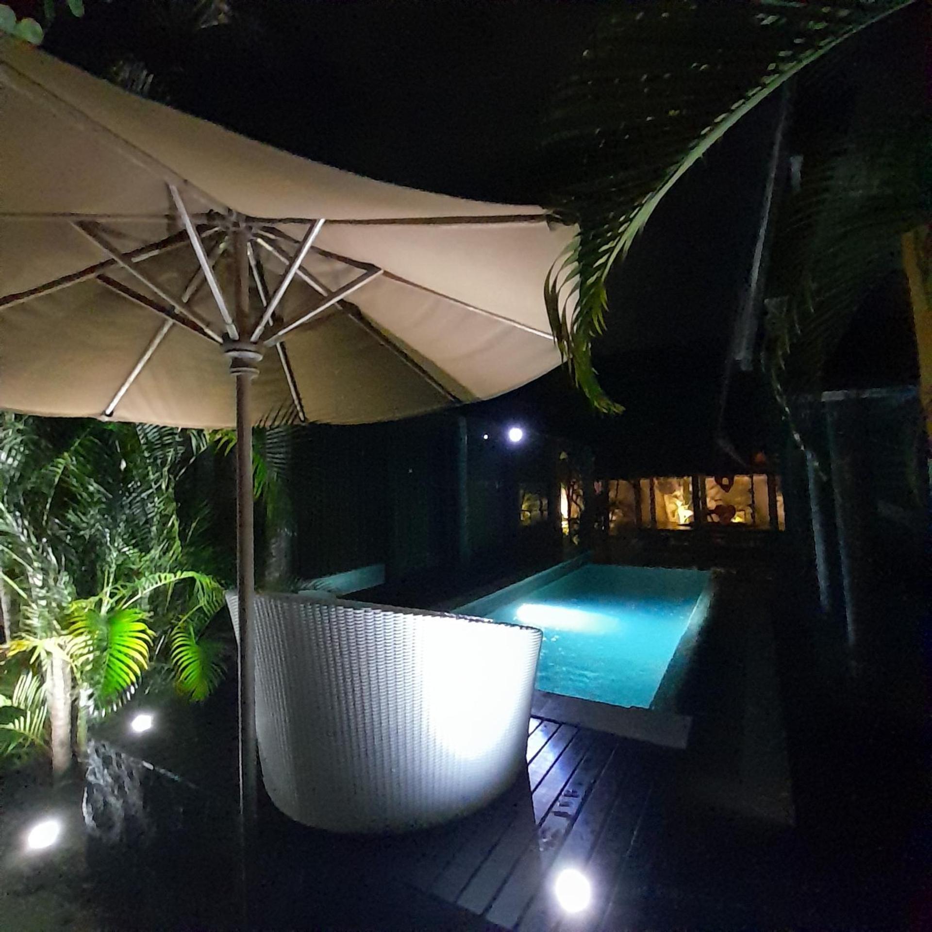 Promo! Private Vacation Rentals Villa, 2 Pools,4 Bedrooms,4 Bathrooms, Bali Seminyak Bagian luar foto